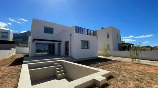 Newly built villa with pool in Colonia de Sant Pere only 300 metres from the sea