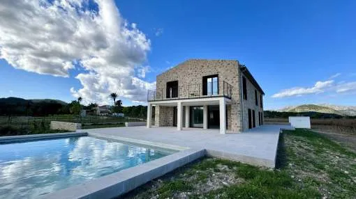 Exclusive country house with own vineyard and pool Exclusive country house with own vineyard and pool