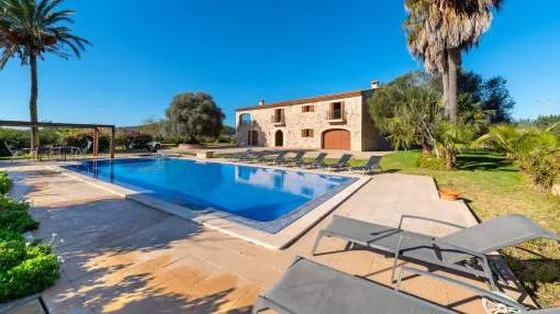 Enchanting rustic finca in Porreres with holiday license
