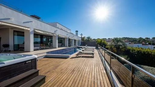 Magnificent luxury house with sea views Magnificent luxury house with sea views