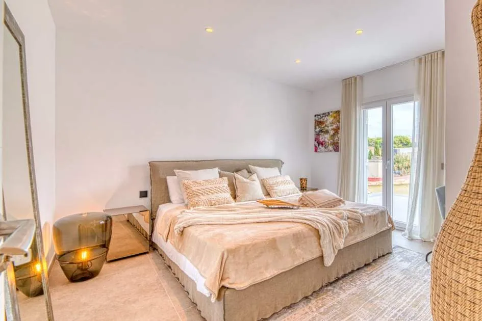 Beautiful Villa in Arenal with an integral part as a gastronomic establishment.