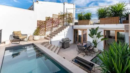 Fantastic Palazzo Townhouse in the heart of the Old Town with private pool, Lift, Garage and stunning views