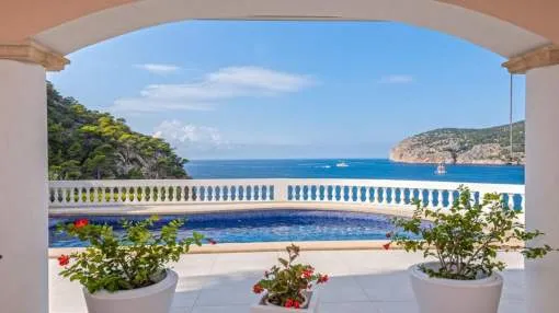Elegant villa with panoramic sea views situated in a privileged location in Camp de Mar.