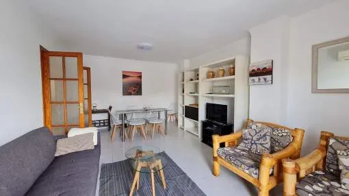 Apartment located a few meters from the beach in Colonia de Sant Jordi. Apartment located a few meters from the beach in Colonia de Sant Jordi.