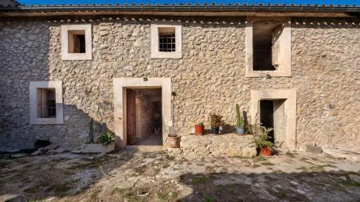 Rustic finca with mountain views in Pollensa