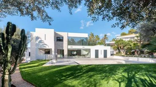 South oriented new build villa located in Nova Santa Ponsa