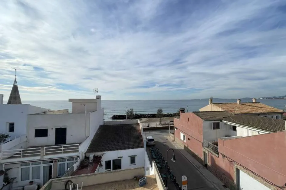 Magnificent duplex with partial sea views only 1 minute from the beautiful promenade of Playa de Palma.