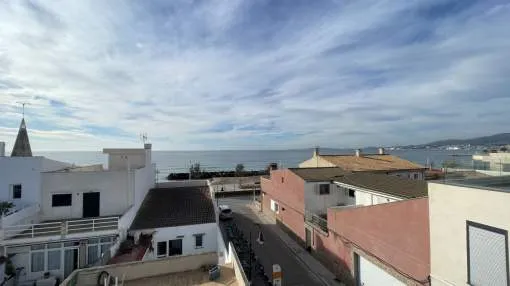 Magnificent duplex with partial sea views only 1 minute from the beautiful promenade of Playa de Palma.