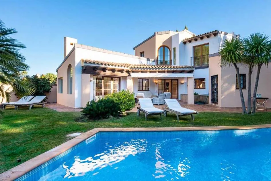 Mediterranean style house close to the golf courses