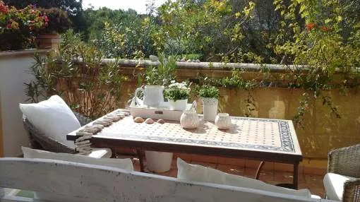 Well-kept ans sunny house with direct access to the famous golf course in Camp de Mar and only a few minutes walking distance away from the sandy beach. Well-kept ans sunny house with direct access to the famous golf course in Camp de Mar and only a few minutes walking distance away from the sandy beach.