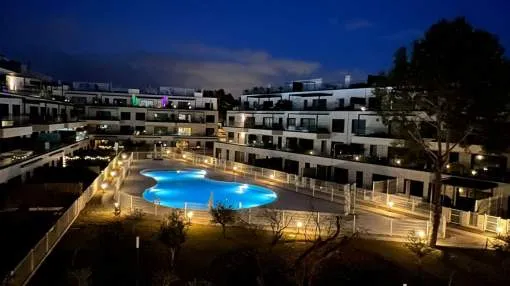 New luxury apartment within walking distance to Santa Ponsa beach with clear views of the pool
