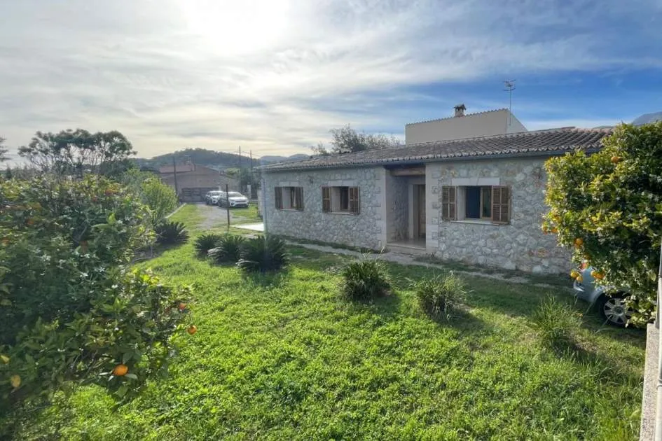 Rustic finca with views of the Tramuntana mountains in Selva