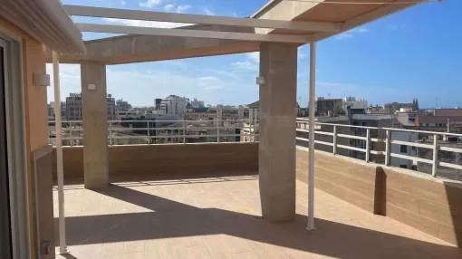 EXCLUSIVE PENTHOUSE IN THE PEDESTRIAN AREA OF BLANQUERNA