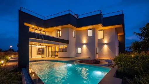 Exclusive, move-in-ready designer villa in Sa Ràpita