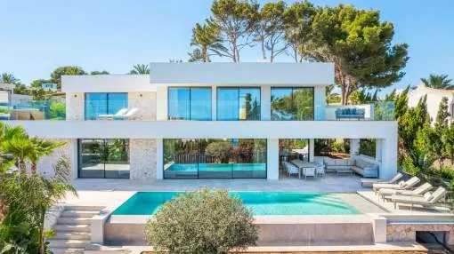 Spectacular modern sea view villa in a quiet location in Sol de Mallorca
