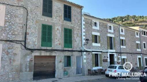 Newly renovated apartment in the heart of the Tramuntana. 
Banyalbufar, between the sea and the mountains.