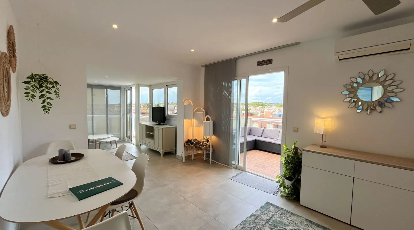 Wonderful penthouse with private rooftop in Son Ferrer Wonderful penthouse with private rooftop in Son Ferrer