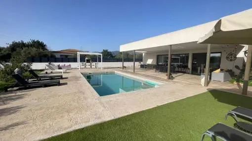 Modern house with garden and pool on a large plot in Marratxí for sale Modern house with garden and pool on a large plot in Marratxí for sale