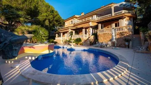 Comfortable family villa with sea views and two minutes walking distance from the beach. Comfortable family villa with sea views and two minutes walking distance from the beach.