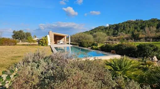 Exclusive Finca in an enviable location between the sea and the mountains of Pollensa. Exclusive Finca in an enviable location between the sea and the mountains of Pollensa.