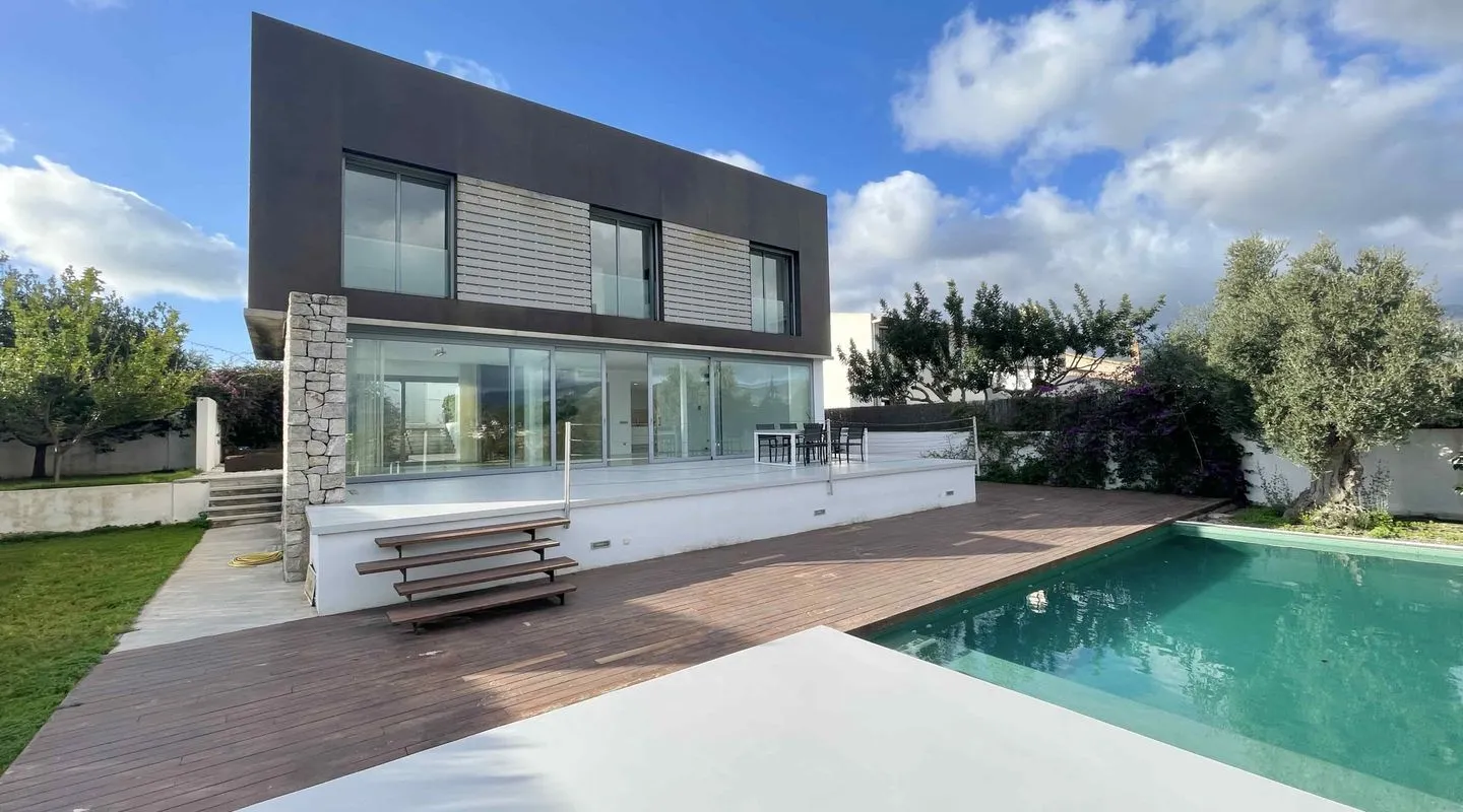 Modern villa in Establiments with mountain views