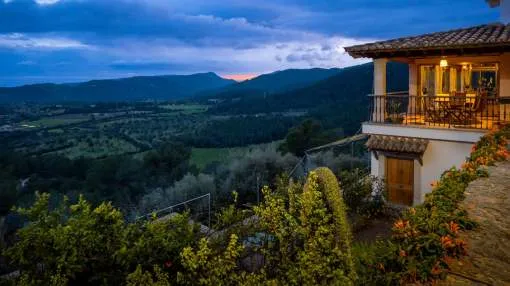 Spacious country house situated in Establiments, north of Palma de Mallorca Spacious country house situated in Establiments, north of Palma de Mallorca