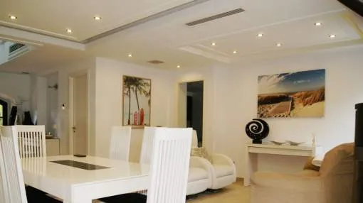 Luxury 3 Bedroom Townhouse with Pool and BBQ in Bendinat - Perfect for Summer Getaways Luxury 3 Bedroom Townhouse with Pool and BBQ in Bendinat - Perfect for Summer Getaways