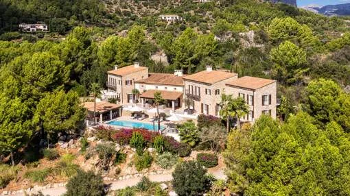 Exclusive property in a prime location in Alaró with panoramic views
