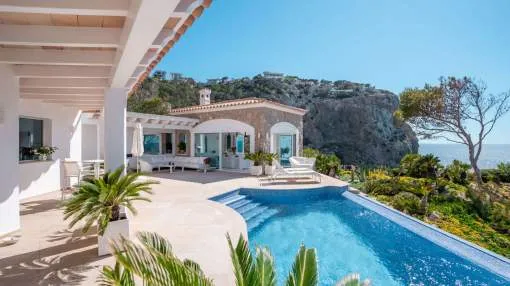 Stunning frontline Mediterranenan designer residence with breath-taking sea views Stunning frontline Mediterranenan designer residence with breath-taking sea views
