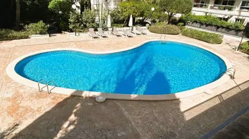 Ground floor flat with garden in Residencial de La Bonanova