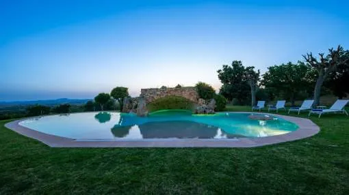 Country villa with guest house and huge pool in Manacor for sale