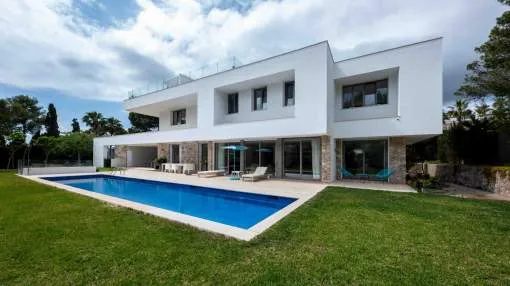 Modern Villa with Sea Views – Exclusive with First Mallorca Modern Villa with Sea Views – Exclusive with First Mallorca