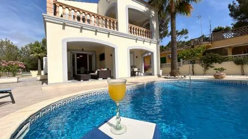 Elegant 5-Bedroom independent House with Private Pool in El Toro.