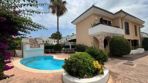Charming 3-bedroom house just 200 meters from the beach