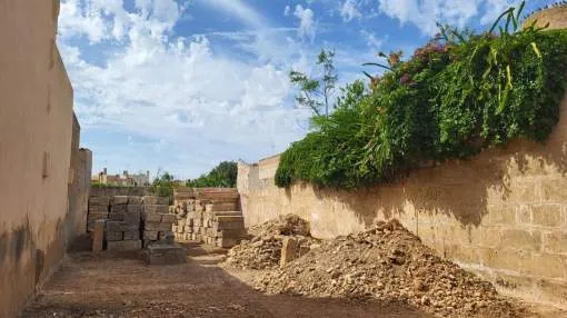 Building plot with submitted project – walking distance to the center of Llucmajor