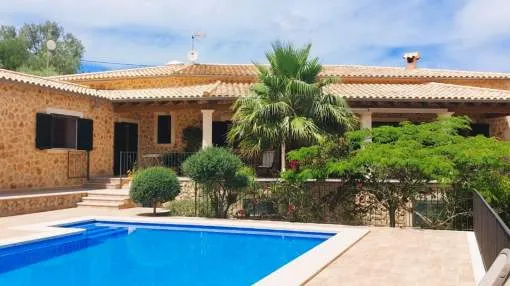 Mediterranean-style Villa in Esporles with Holiday License