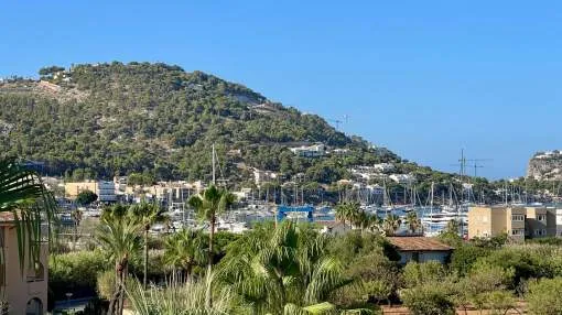 Penthouse with sea and mountain views in an exclusive complex in Puerto Andratx