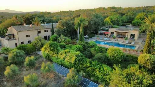 Historic estate with magnificent garden and panoramic views in Porreres