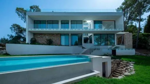 Newly built villa in Rottes Velles with panoramic mountain views