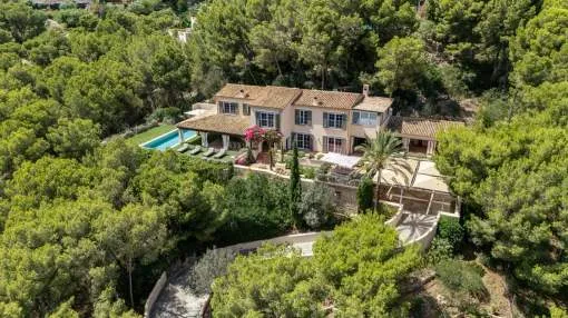 Mallorcan finca style property with beautiful sea views and privacy