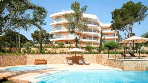 Sea view apartment in the Floresta del Mar development enjoying direct access to the sandy Bella Dona cove