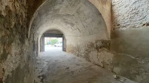 Traditional Mallorcan home in the heart of Costitx to renovate