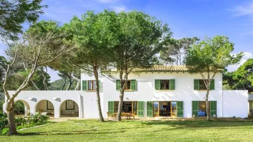 Exquisite Seafront Residence by the Mediterranean sea.