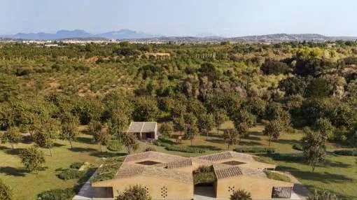 One of 5 exclusive luxury villas on rural land with building permit as major investment or individually