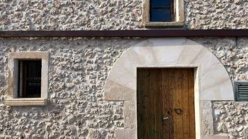 Charming House with Pool and Garden in Ariany