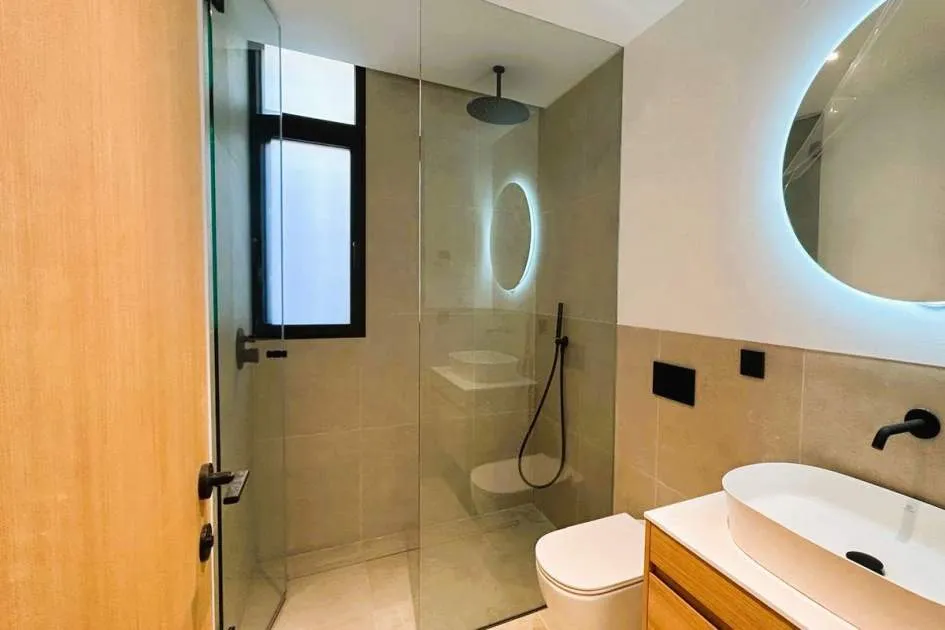 New ground floor apartment with garden, easy walking to Palma harbour