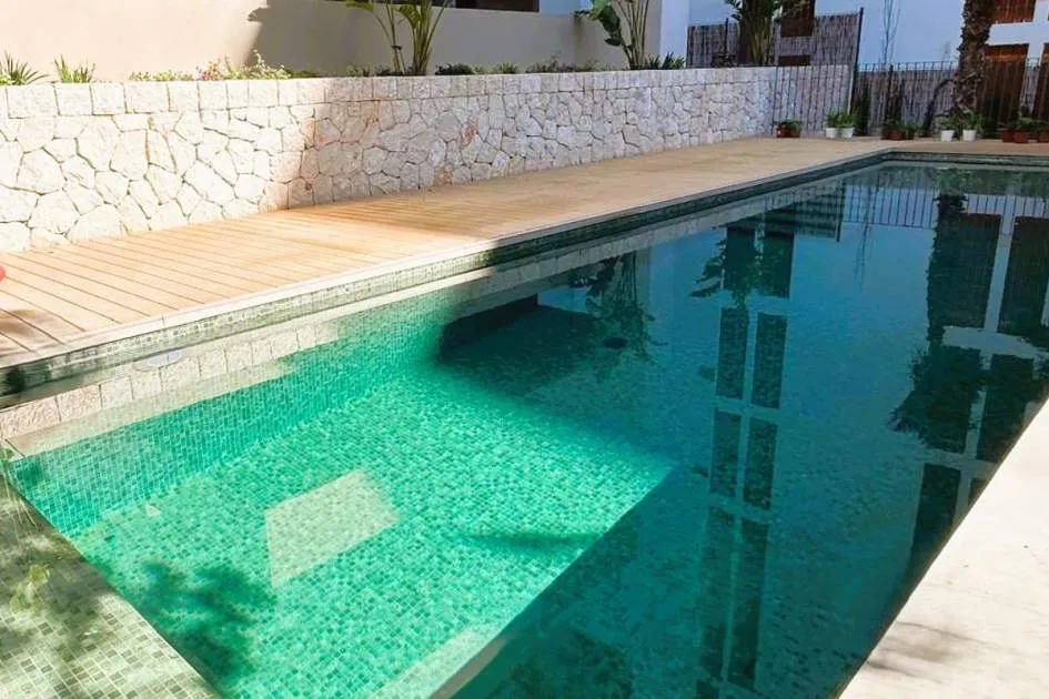 New ground floor apartment with garden, easy walking to Palma harbour