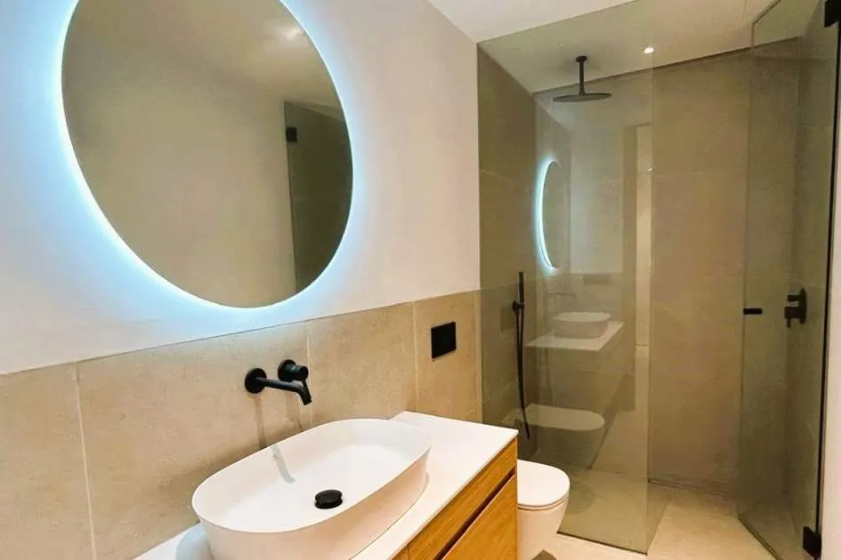 New ground floor apartment with garden, easy walking to Palma harbour