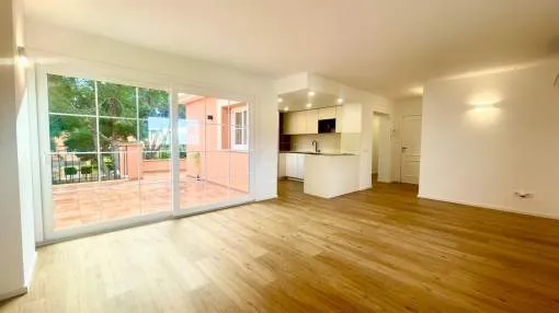 Exclusive penthouse with expansive terraces and a private rooftop in Maioris