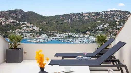 Stunnigly renovated sea view terraced house only a few steps away from the sea front promenade of Port Andratx